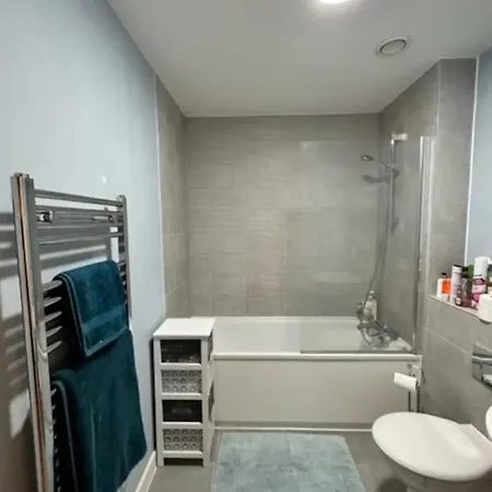 Apartment Stylish & Cosy 2bd Flat - Old Market *