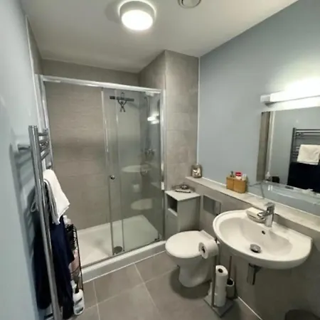 Апартаменты Stylish & Cosy 2bd Flat - Old Market